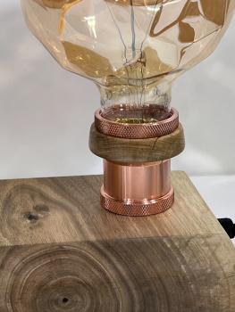 EDISON LAMPE AUS MASSIVEN WALLNUSS-HOLZ