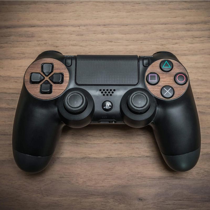 PLAYSTATION 4 CONTROLLER